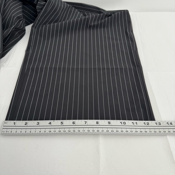 Alo Yoga Pinstripe Daylight Boxer Pant Size L Black/titanium - Picture 13 of 14